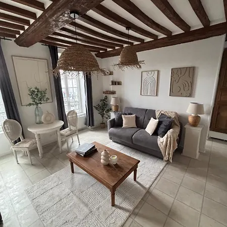 Apartman Epopee Bien Equipe 2eme Etage Sans Ascenseur Au Calme Dans Cour Interieure Hyper Centre Parking Public Gratuit A Proximite Proche Plages Du Debarquement