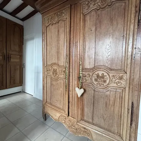 Apartman Epopee Bien Equipe 2eme Etage Sans Ascenseur Au Calme Dans Cour Interieure Hyper Centre Parking Public Gratuit A Proximite Proche Plages Du Debarquement